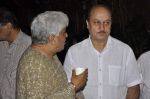 Javed Akhtar, Anupam Kher at A K Hangal_s prayer meet in Juhu, Mumbai on 27th Aug 2012 (40).JPG