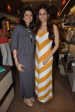 Shaheen Abbas at Crimson store launch in Juhu, Mumbai on 29th Aug 2012 (43).JPG