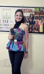 Sheena Chohan hosting the I am She-2012 event auditions pic-2.jpg