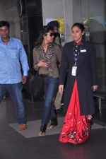 Gauri Khan snapped at international airport on 2nd Sept 2012 (2).JPG