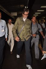 Amitabh Bachchan snapped at airport in Mumbai on 4th Sept 2012 (11).JPG