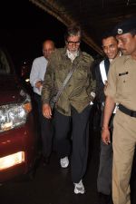 Amitabh Bachchan snapped at airport in Mumbai on 4th Sept 2012 (4).JPG