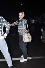 Shraddha Kapoor leaves for Cape Town to shoot her new movie in Mumbai Airport on 4th Sept 2012 (14).JPG