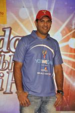 Yuvraj Singh, Colors team up against Cancer in TV Series Zindagi Abhi Baaki Hai in Mumbai on 5th Sept 2012 (43).JPG