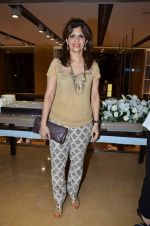 Bina Aziz at Poonam Soni_s Platinum collection in Breach Candy on 6th Sept 2012 (79).JPG