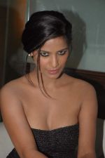 Poonam Pandey at model Mausami Badra_s birthday bash in Vie Lounge on 6th Sept 2012 (43).JPG
