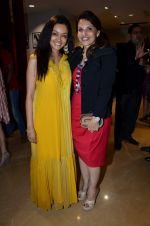 Poonam Soni at Poonam Soni_s Platinum collection in Breach Candy on 6th Sept 2012 (166).JPG