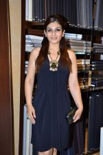 Raveena Tandon at Poonam Soni_s Platinum collection in Breach Candy on 6th Sept 2012 (85).JPG