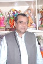 Paresh Rawal sells Ganesh idols for the promotion of his film Oh My God on 7th Sept 2012 (29).JPG