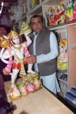 Paresh Rawal sells Ganesh idols for the promotion of his film Oh My God on 7th Sept 2012 (43).JPG