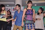 Ranbir Kapoor, Priyanka Chopra at Barfi promotions in R City Mall, Kurla on 8th Sept 2012 (122).JPG