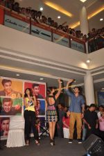 Ranbir Kapoor, Priyanka Chopra, Ileana D_Cruz at Barfi promotions in R City Mall, Kurla on 8th Sept 2012 (30).JPG