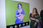 Vidya Balan at Viveek Sharma exhibition in Colaba on 8th Sept 2012 (37).JPG