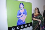 Vidya Balan at Viveek Sharma exhibition in Colaba on 8th Sept 2012 (38).JPG