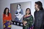 Vidya Balan, Shobha De at Viveek Sharma exhibition in Colaba on 8th Sept 2012 (43).JPG