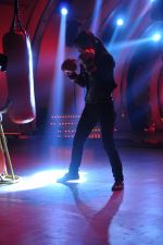 Mary Kom On the sets of Hindustan Ke Hunarbaaz show on 11th Sept 2012 (91).JPG