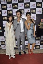 Priyanka Chopra, Ileana Dcruz, Ranbir Kapoor at Barfi promotions on the sets of Jhalak Dikhhla Jaa in Filmistan, Mumbai on 11th Sept 2012 (123).JPG
