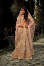 Chitrangada Singh walks the ramp for Tarun Tahiliani show on the opening day of the Aamby Valley India Bridal Fashion Week 2012 on 12th Sept 2012 (93).JPG