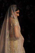 Chitrangada Singh walks the ramp for Tarun Tahiliani show on the opening day of the Aamby Valley India Bridal Fashion Week 2012 on 12th Sept 2012 (95).JPG