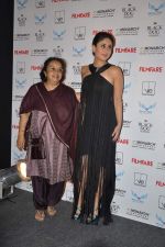 Kareena Kapoor launches September issue of Filmfare in Mumbai on 12th Sept 2012 (82).JPG