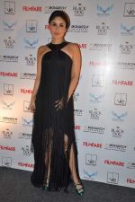 Kareena Kapoor launches September issue of Filmfare in Mumbai on 12th Sept 2012 (89).JPG