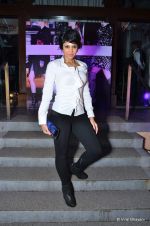 Mandira Bedi at Jimmy Choo celebrates the opening of its 2nd boutique in Palladium, Mumbai on 12th Sept 2012 (132).JPG