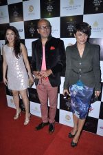 Adhuna Akhtar, Narendra Kumar Ahmed, Rashmi Nigam on Day 2 of Aamby Valley India Bridal Fashion Week 2012 in Mumbai on 13th Sept 2012 (154).JPG