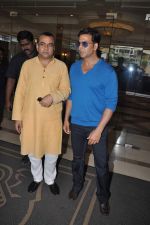 Akshay Kumar and Paresh Rawal snapped in J W Marriott, Mumbai on 14th Sept 2012 (34).JPG