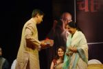 Asha Bhosle at Gautam Rajyadhaksha_s book launch in Ravindra Natya Mandir on 14th Sept 2012 (9).JPG