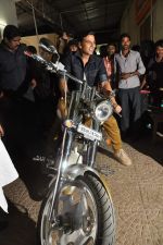 Akshay Kumar on the sets of Comedy Circus in Andheri, Mumbai on 17th Sept 2012 (15).JPG