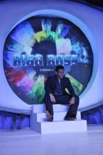 Salman Khan at the Launch of Bigg Boss 6 in Mumbai on 16th Sept 2012 (111).JPG