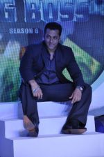Salman Khan at the Launch of Bigg Boss 6 in Mumbai on 16th Sept 2012 (112).JPG