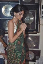 at Ganpati celebrations in Mumbai on 19th Sept 2012 (15).JPG