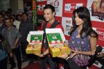 Vivek Oberoi and Mallika Sherawat promotes BIG Green Ganesha 2012 campaign by 92.7 BIG FM at BIG FM studio, Andheri West, Mumbai on 21st Sept 2012 (31).JPG