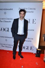 at Vogue_s 5th Anniversary bash in Trident, Mumbai on 22nd Sept 2012 (47).JPG