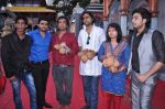 Himesh Reshammiya with Sur Shetra team at Ganesh Mandal in Lower Parel, Mumbai on 25th Sept 2012 (54).JPG
