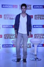 Varun Dhawan at Student of the year tie up with Aircel in Taj Hotel, Mumbai on 26th Sept 2012 (18).JPG