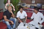 Rajpal Yadav visits Andheri Ka Raja in Mumbai on 27th Sept 2012 (5).JPG