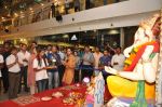 Rajpal Yadav visits Ganesha in Oberoi Mall, Mumbai on 27th Sept 2012 (22).JPG