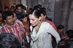 Nargis Fakhri at Andheri ka Raja in Mumbai on 28th Sept 2012 (14).JPG