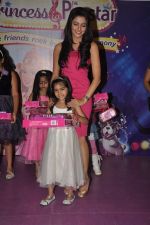 Aamna Sharif at Barbie Finale in Infinity Mall, Mumbai on 30th Sept 2012 (25).JPG
