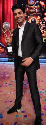 Gurmeet Choudhary wins Jhalak Dikhhla Jaa  on 30th Sept 2012 (10).JPG