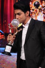 Gurmeet Choudhary wins Jhalak Dikhhla Jaa  on 30th Sept 2012 (9).JPG