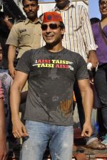 Vivek Oberoi at Girgaon Ganpati on 30th Sept 2012 (32).JPG