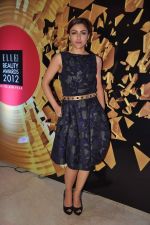 Soha Ali Khan at Elle beauty awards 2012 in Mumbai on 1st Oct 2012 (62).JPG