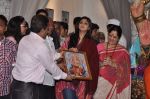 Shilpa Shetty at Andheri Ka Raja in Mumbai on 3rd Oct 2012 (54).JPG