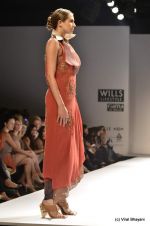 Model walk the ramp for Kiran Uttam Ghosh Show at Wills Lifestyle India Fashion Week 2012 day 1 on 6th Oct 2012 (12).JPG