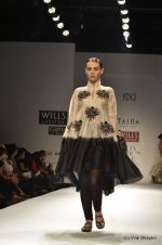 Model walk the ramp for Taika by Poonam Bhagat Show at Wills Lifestyle India Fashion Week 2012 day 1 on 6th Oct 2012 (33).JPG
