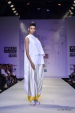 Model walk the ramp for Wendell Rodericks Show at Wills Lifestyle India Fashion Week 2012 day 1 on 6th Oct 2012 (42).JPG