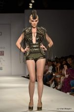 Model walk the ramp for Anaikka Show at Wills Lifestyle India Fashion Week 2012 day 2 on 7th Oct 2012 (134).JPG